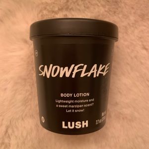 Lush cosmetics NEW snowflake body lotion 7.7 oz